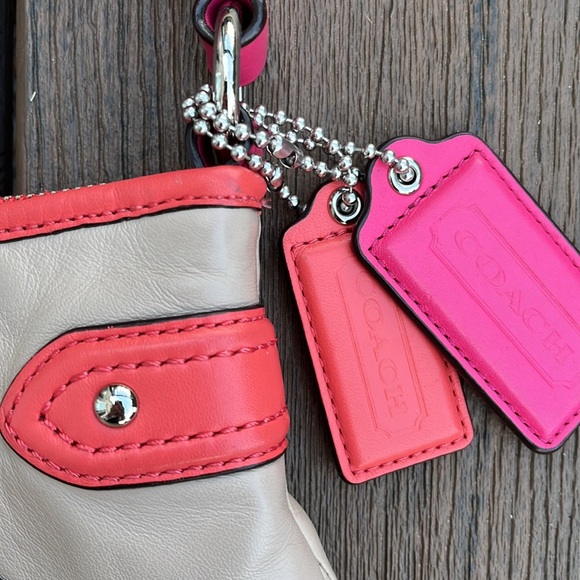 Coach leather shoulder bag in excellent conditions! - Picture 5 of 10